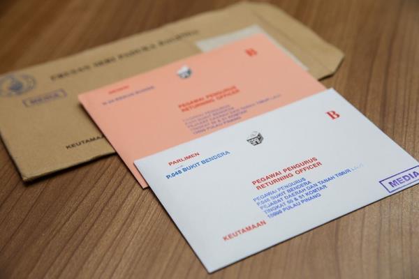 VoteMalaysia: Unsatisfactory number of postal votes collected from Malaysians in Singapore for Johor by-elections