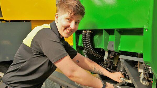 Seeking instructors for new generation of apprentices
